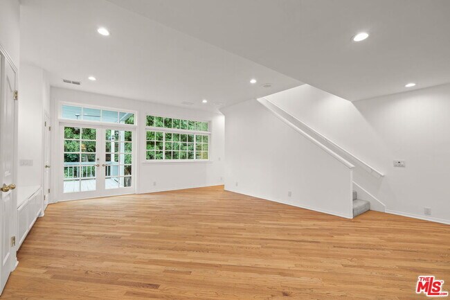 Building Photo - 10384 Northvale Rd