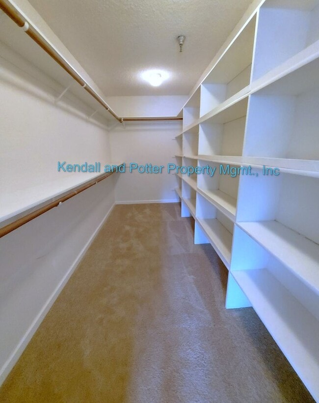 Building Photo - Large Updated 2 Bedroom Condo In Watsonville!