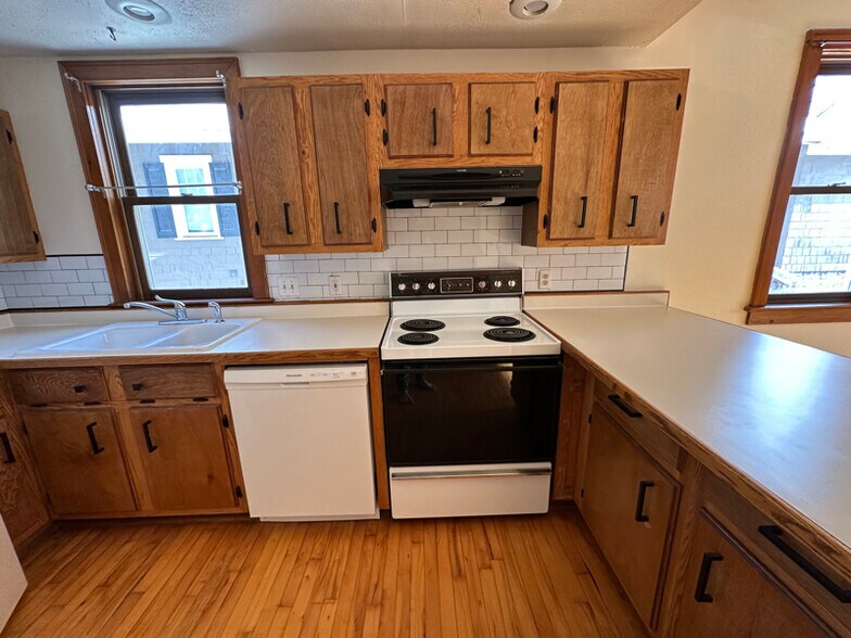 Building Photo - 162 Washington St