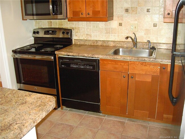 Building Photo - 100 Oxbow Dr