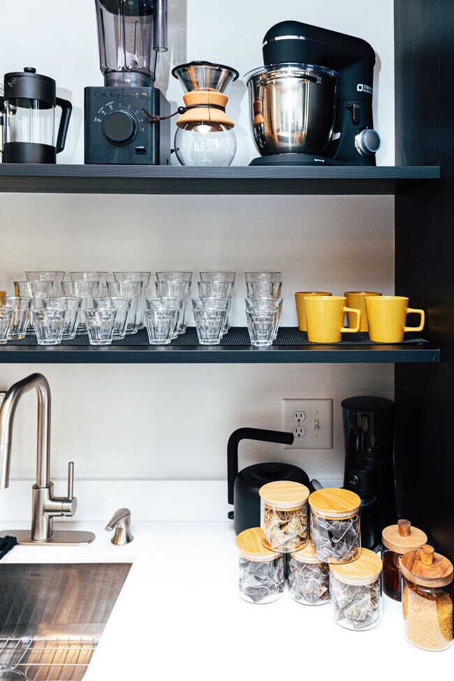 Building Photo - 1911 3rd Ave N