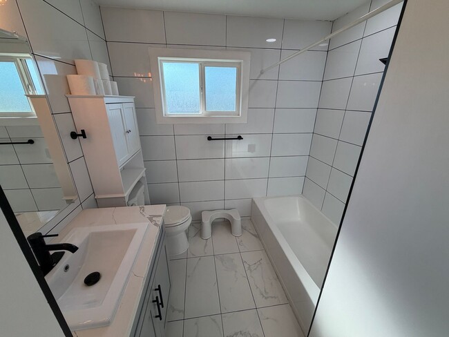 Building Photo - 3 Bedroom | 2 Bathroom | Single-Family Home in Arden-Arcade