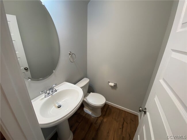Building Photo - 8040 Rutland Village Dr