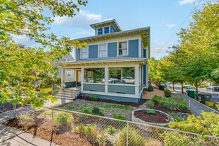 Building Photo - 2605 SE 23rd Ave