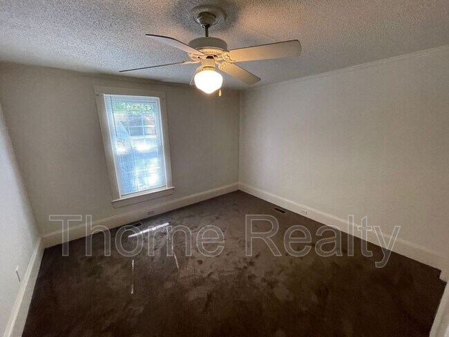 Building Photo - 324 Trevathan St