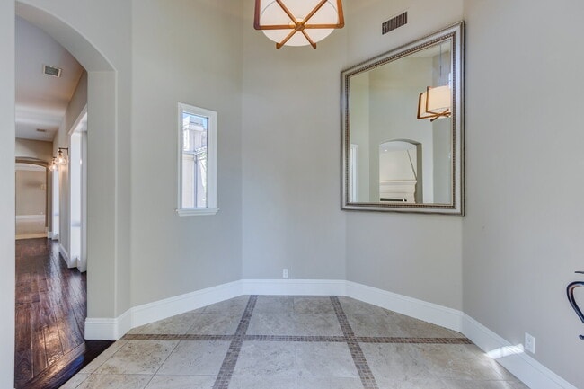 Building Photo - Sophisticated Mediterranean Villa in Newpo...