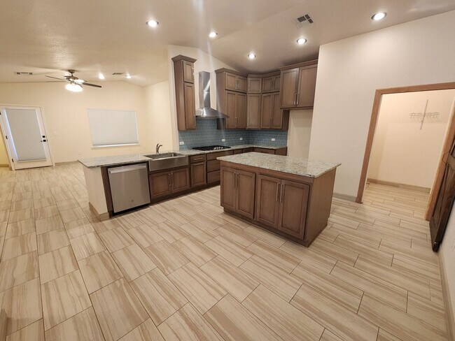 Building Photo - 1535 Vajillo Ln