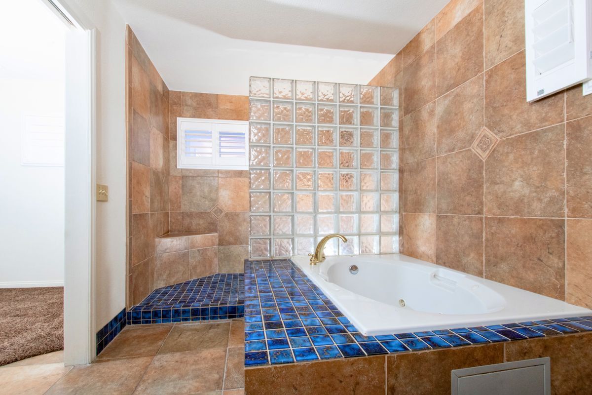 Building Photo - 64337 Doral Dr