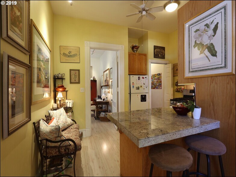 Building Photo - 1039 SE Franklin St