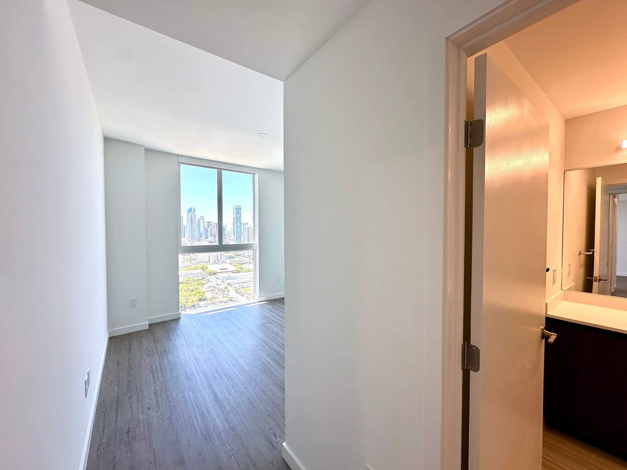 Building Photo - 133 NE 24th St