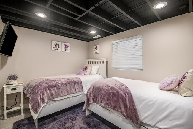 Building Photo - 7411 W 56th St