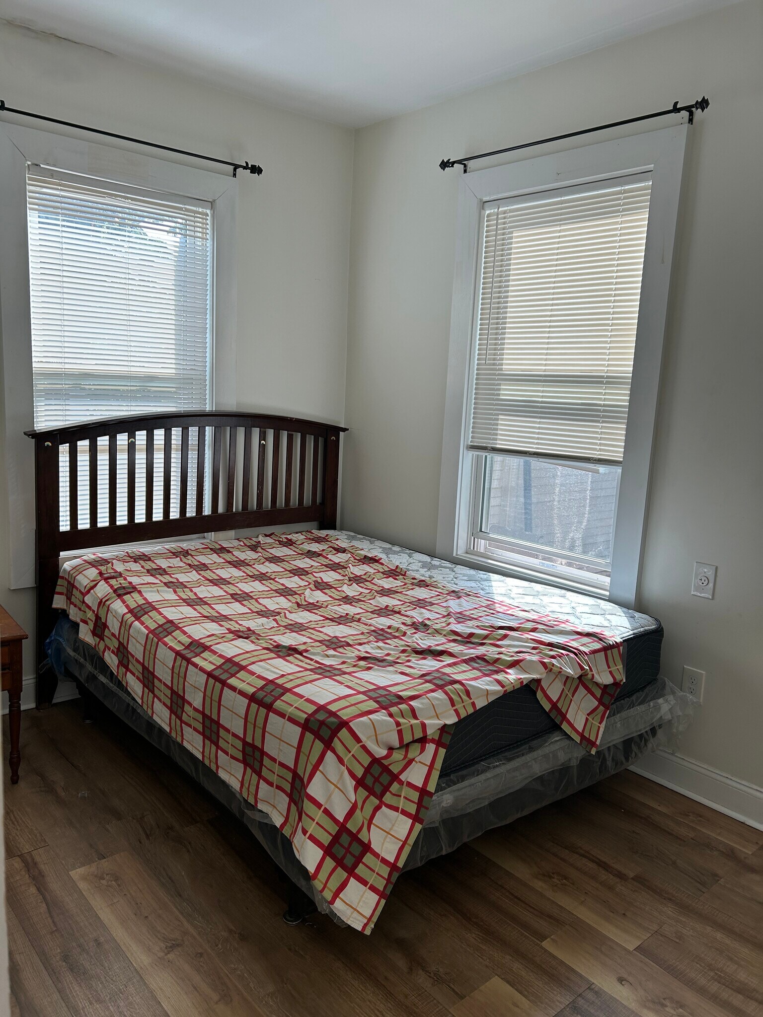 Master bedroom - 46 Garfield Ave