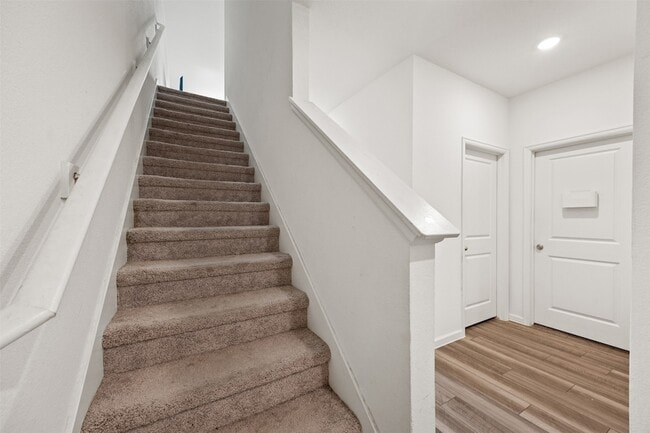 Building Photo - 7826 Pink Dahlia Dr