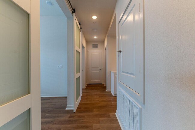 Building Photo - Otay Ranch  3 bd /2 ba Newer Condo w Garage, Laundry + More!