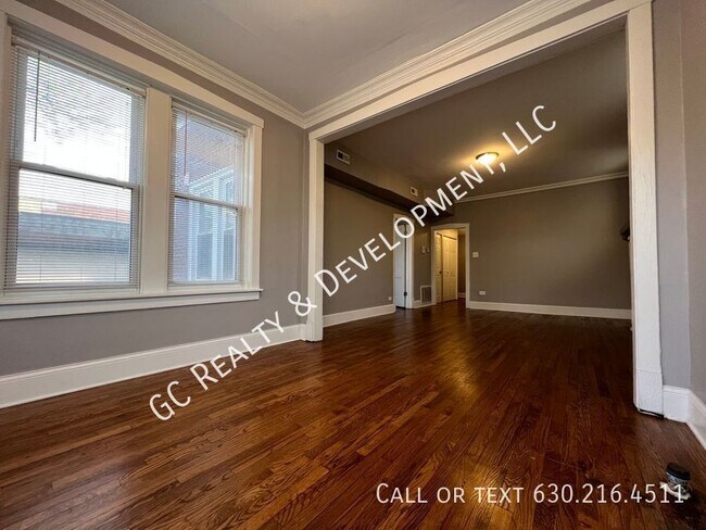 Building Photo - 4820 N Springfield Ave