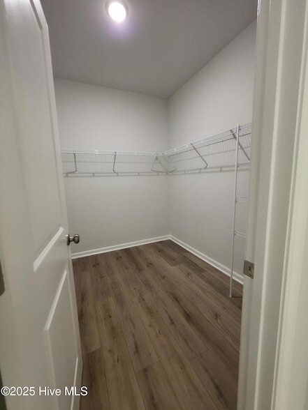 Building Photo - 344 Eagle Claw Dr