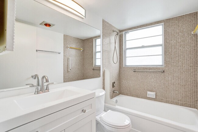 Building Photo - 57 Dorset Dr