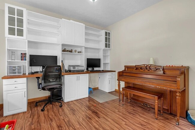 Building Photo - 4301 Antiquity Ct