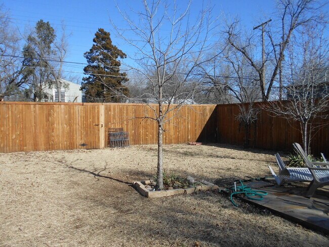 Building Photo - Beautiful 3 bedroom 2 bath home in Tech Terrace