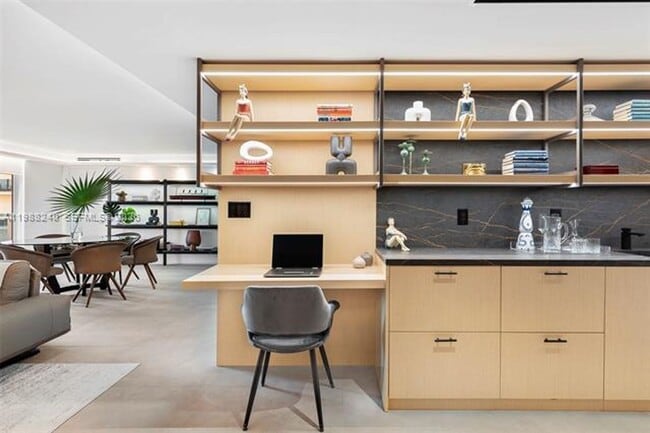 Building Photo - 2301 Collins Ave