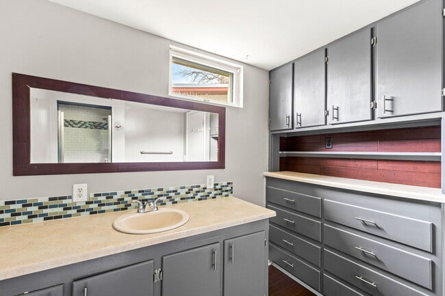 Building Photo - 1004 11th St NW