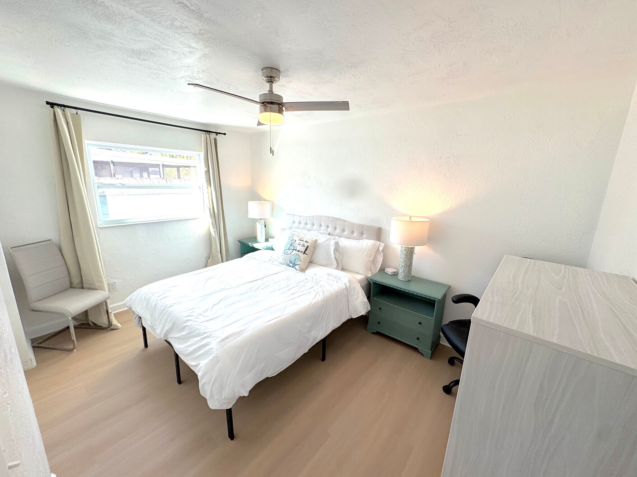 Building Photo - 5813 26th Ave N