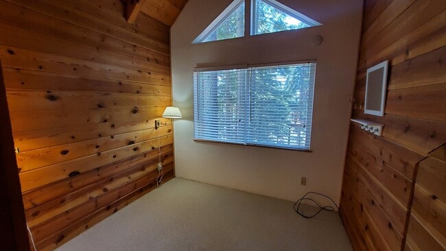 Building Photo - LONG-TERM RENTAL: Great Cedar Flat Home with Carport & Gas Fireplace!