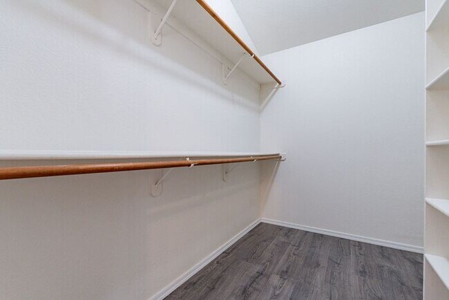 Building Photo - Bright, Spacious & Ready to Welcome You Ho...