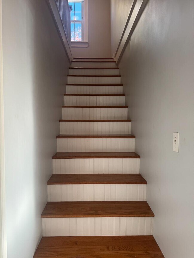 Building Photo - 2311 Bryan St