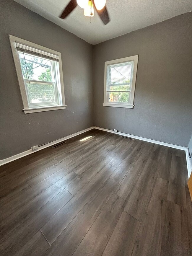 Building Photo - 1701 Onalaska Ave