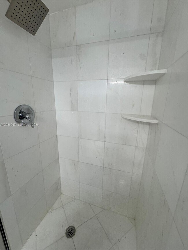 Building Photo - 3530 Mystic Pointe Dr