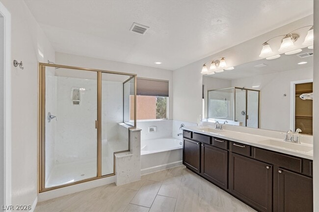 Building Photo - 719 Orchard Course Dr