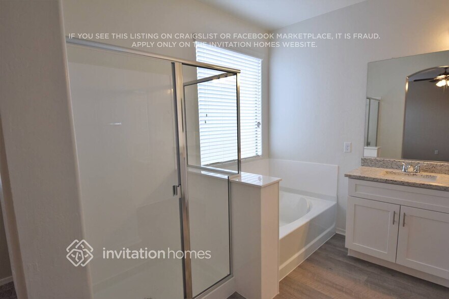 Building Photo - 11855 W Monte Vista Rd