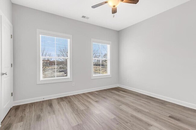 Building Photo - 2761 Bell Dr SE