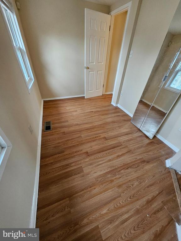 Building Photo - 324 Mary St