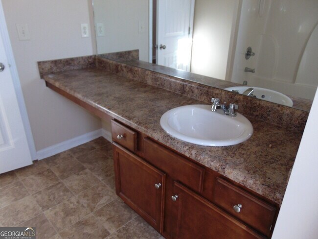 Building Photo - 1320 Napa Valley Dr SW