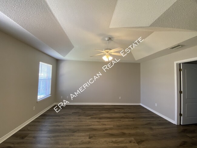 Building Photo - 2110 Bahama Dr