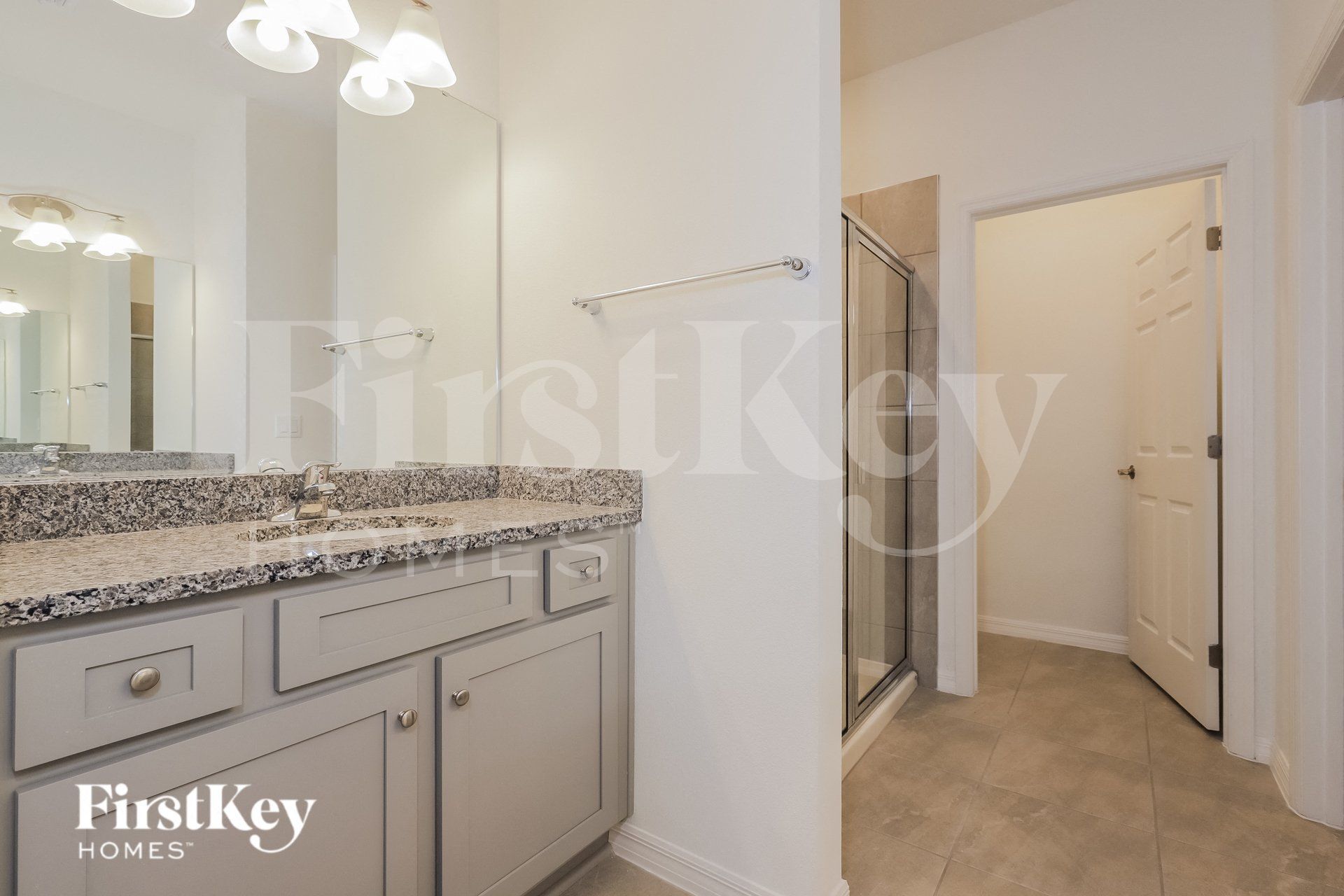 Building Photo - 405 Reina Wy