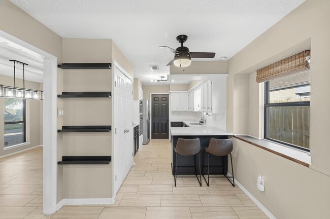 Building Photo - 6231 Autumn Forest Dr