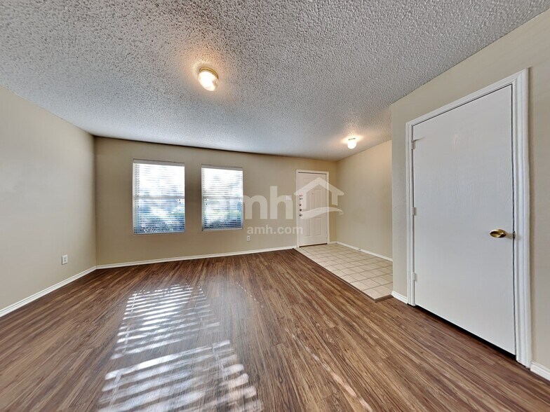 Building Photo - 5350 Driftway Dr