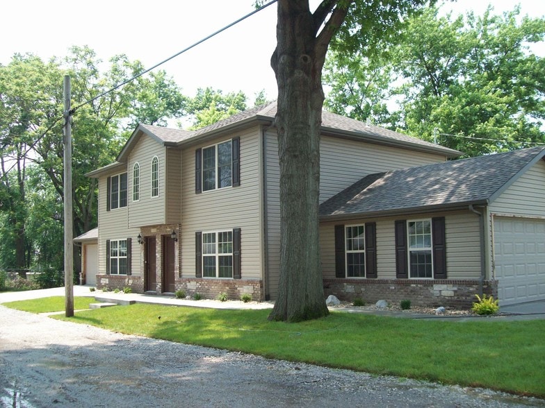 Building Photo - 108 Barnsback St