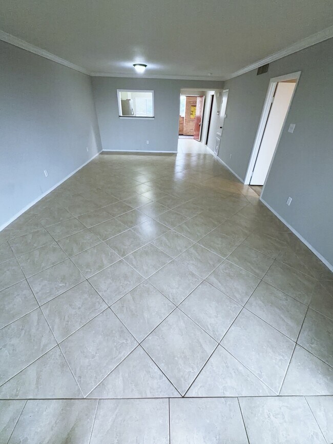 Building Photo - 2210 Dorrington St