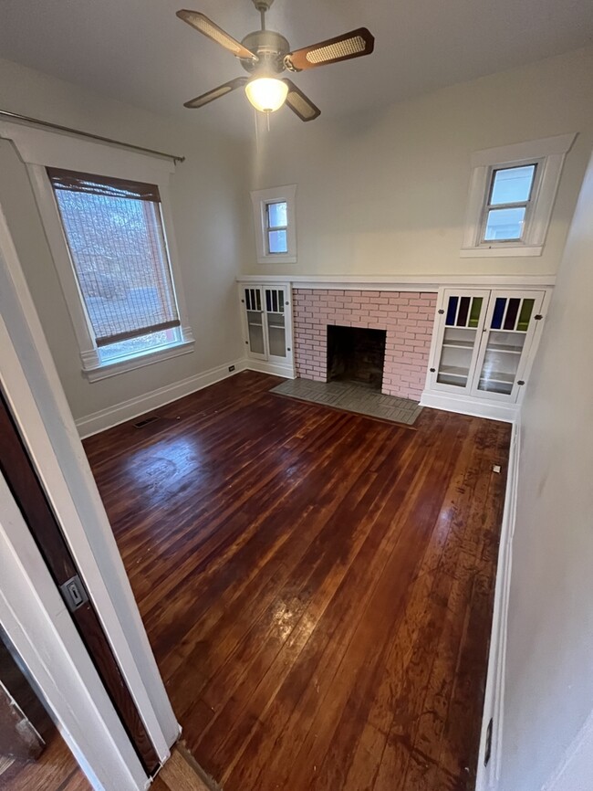 Building Photo - Cozy home in Rose Park