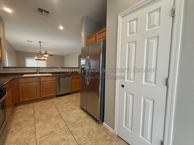 Building Photo - 2513 W Woburn Ln