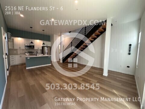 Building Photo - 2516 NE Flanders St