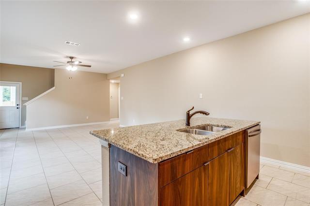 Building Photo - 134 Canales Cir