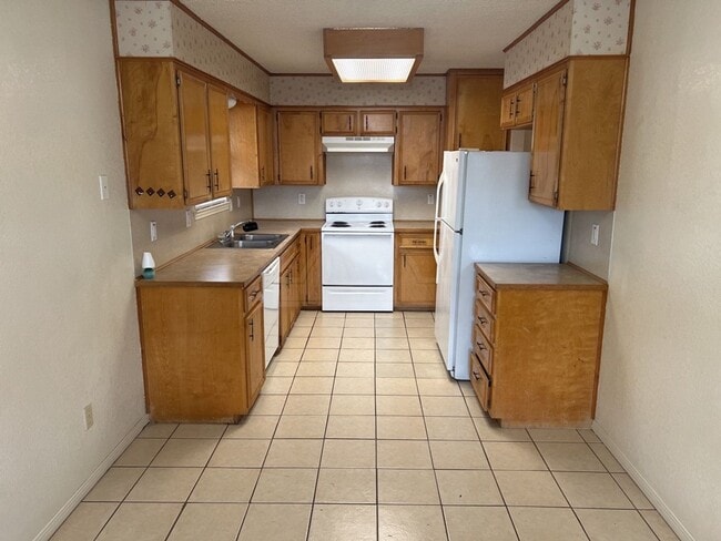 Building Photo - 2608 Jade Rd