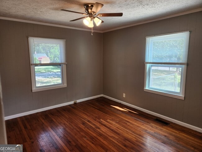 Building Photo - 680 Shannon Cir NE