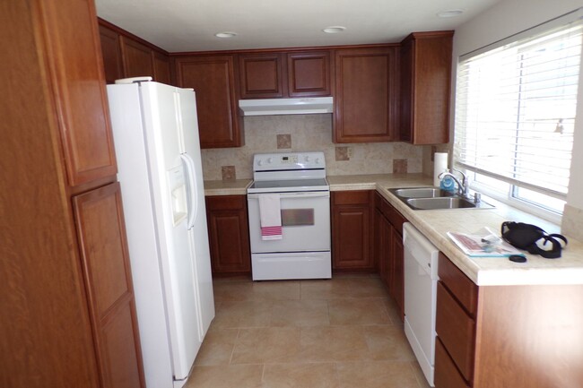 Building Photo - 2 BR 2 BA Condo in Loma Linda. Walk to the...