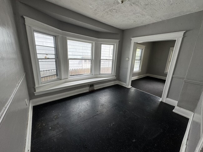 Building Photo - 108 Durnan St